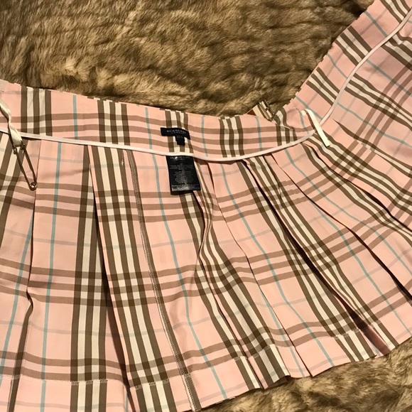 SOLD! Burberry Kilt Wrap Skirt w/ kilt pin - Picture 7 of 7